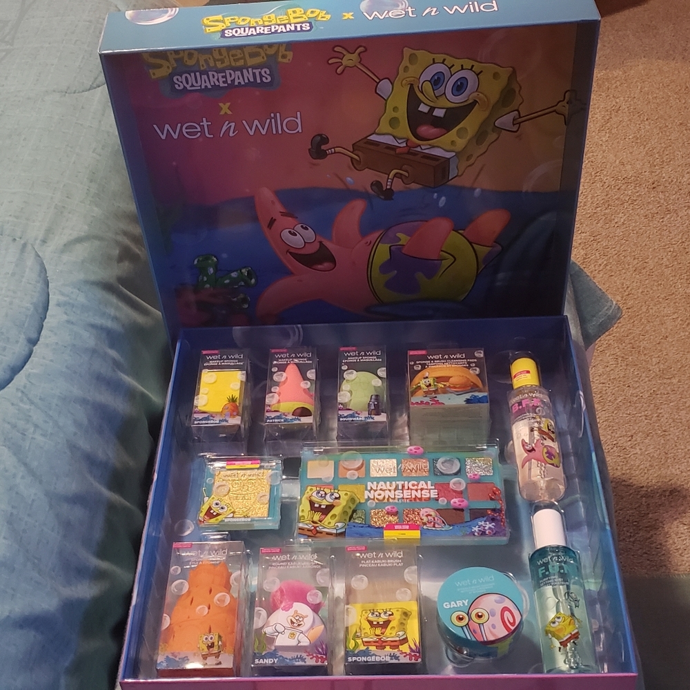 BNIB SpongeBob Wetnwild Vault/PR Box and free gift